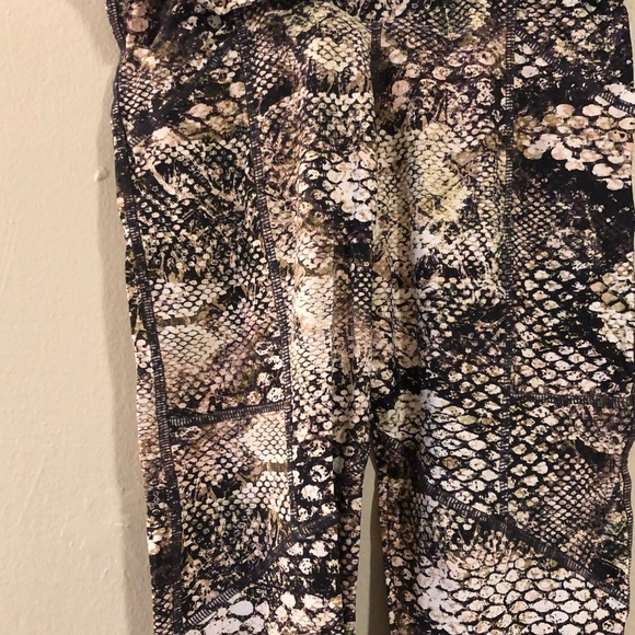 Snake Print Mika Leggings - Picture 2 of 3
